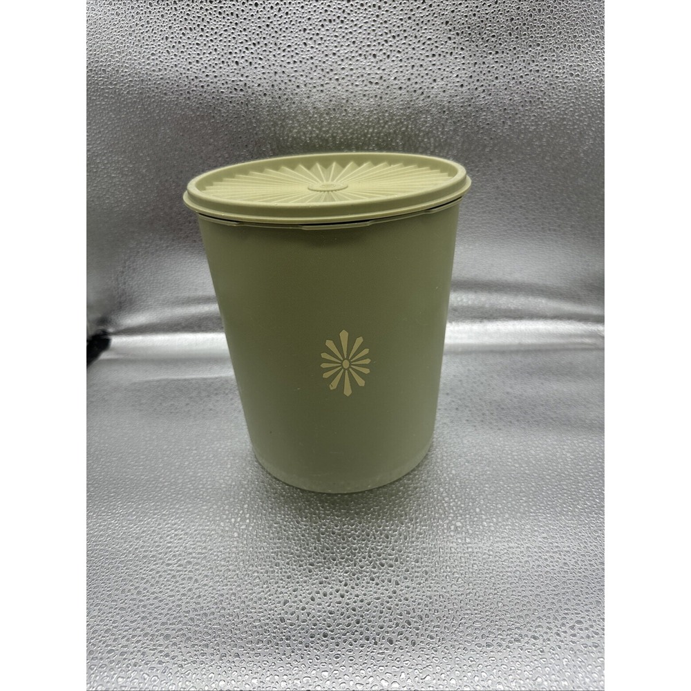 Vtg Tupperware Servalier Vintage Avocado Harvest Green CANISTER 805- 3 w/ Lid